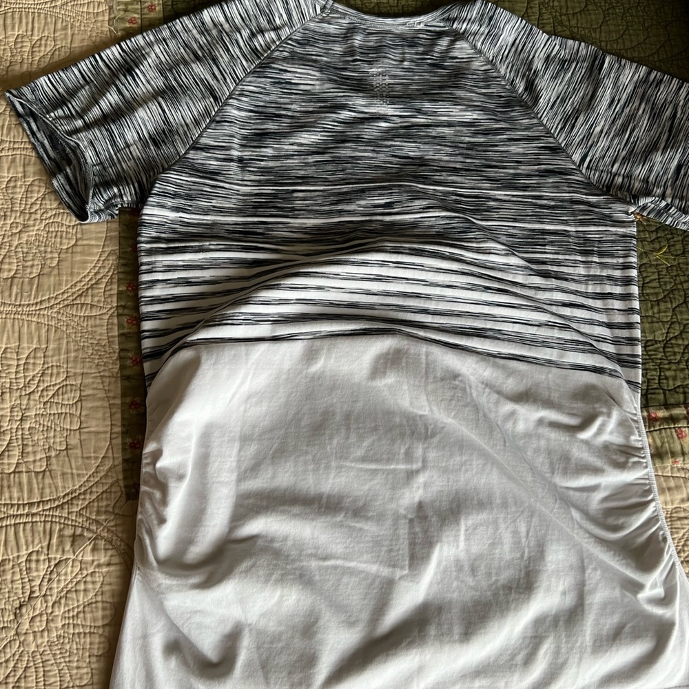 Athleta top medium - Picture 3 of 8